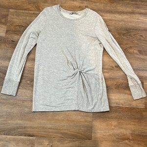 Sweaatshirt with a twist. Heather Grey. Sz Medium